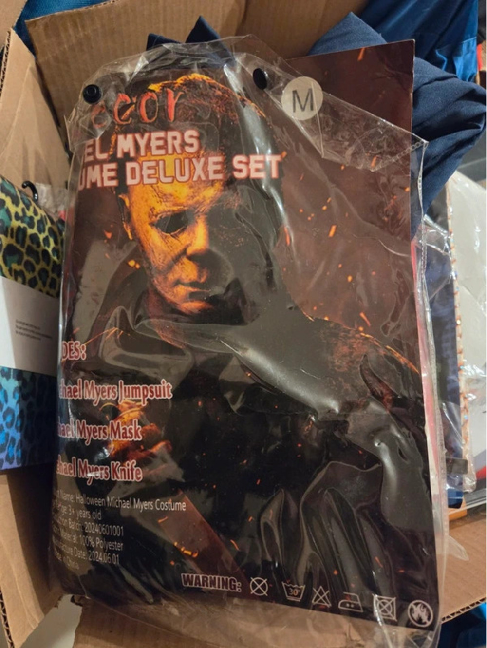 Michael  myers deluxe costume medium